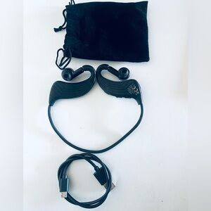 Plantronics BackBeat 903+Wireless Bluetooth Headphones Conditions Great Working